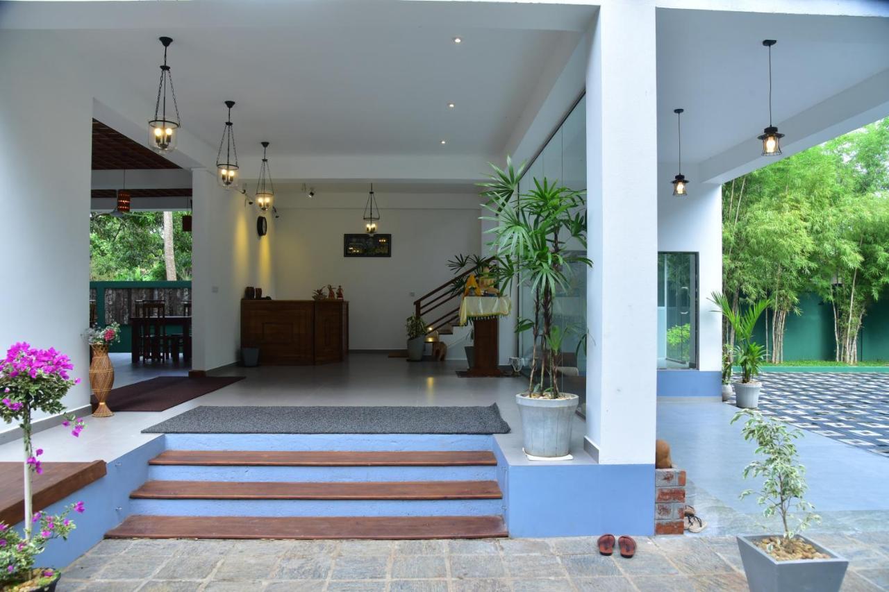 Eden Grand Hotel Dambulla Bagian luar foto