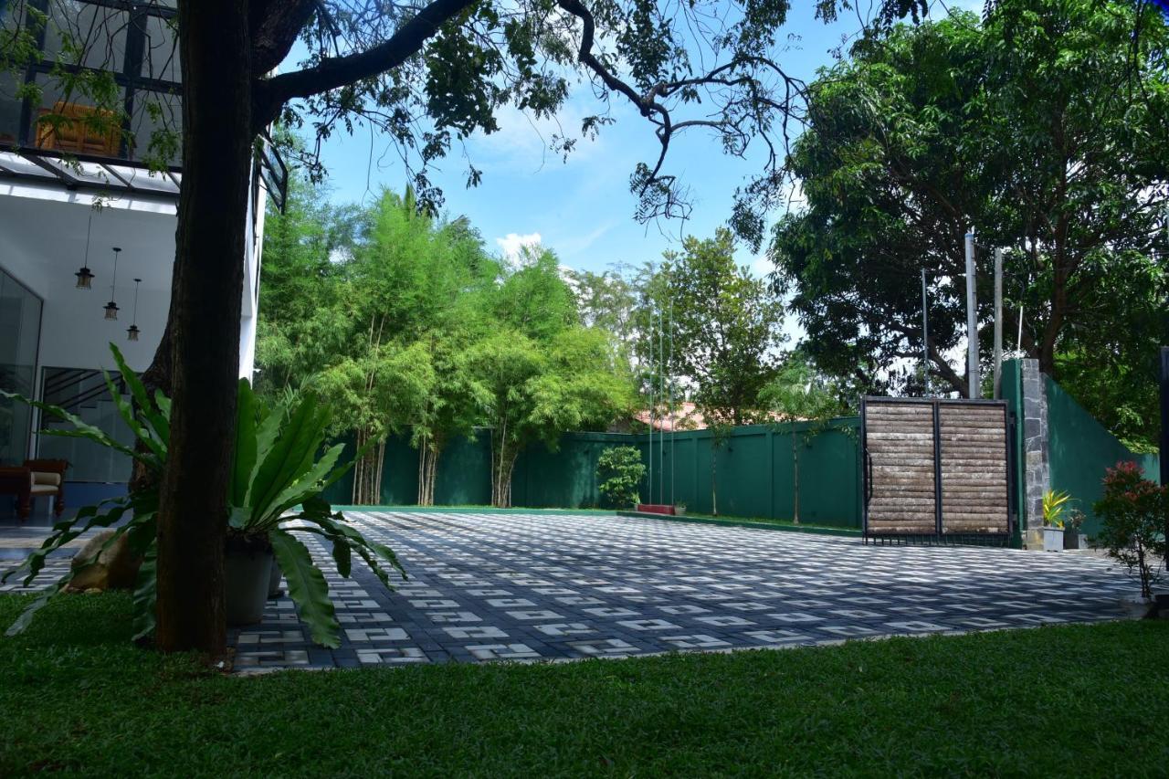 Eden Grand Hotel Dambulla Bagian luar foto