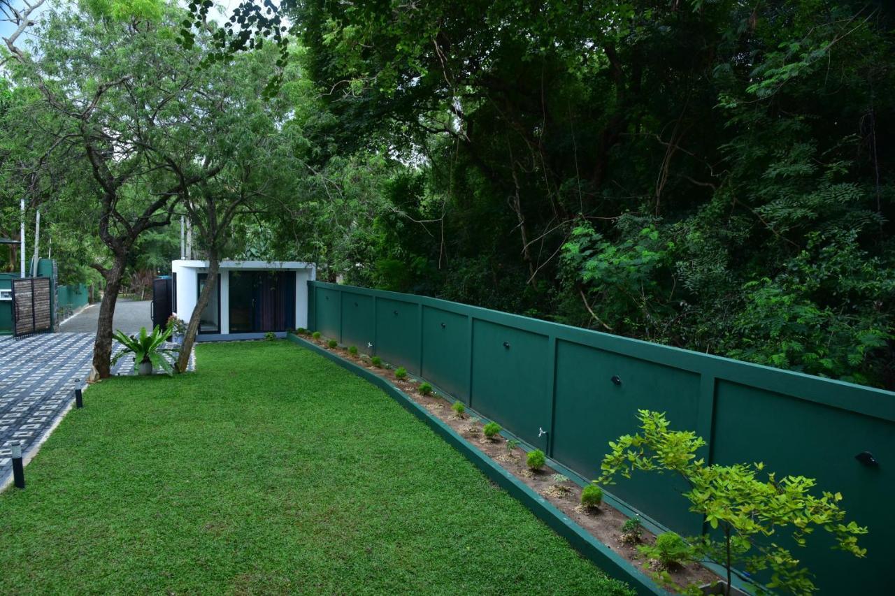 Eden Grand Hotel Dambulla Bagian luar foto