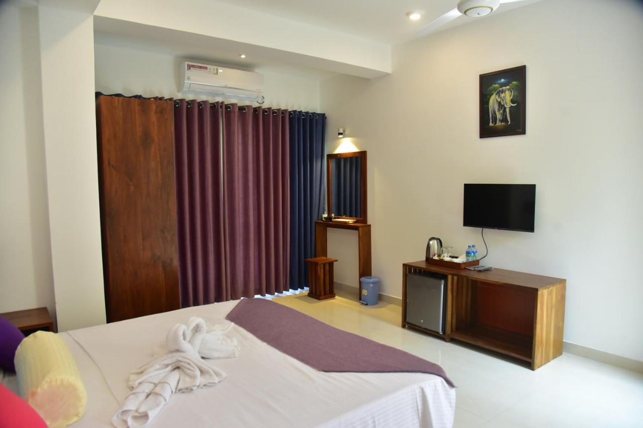 Eden Grand Hotel Dambulla Bagian luar foto