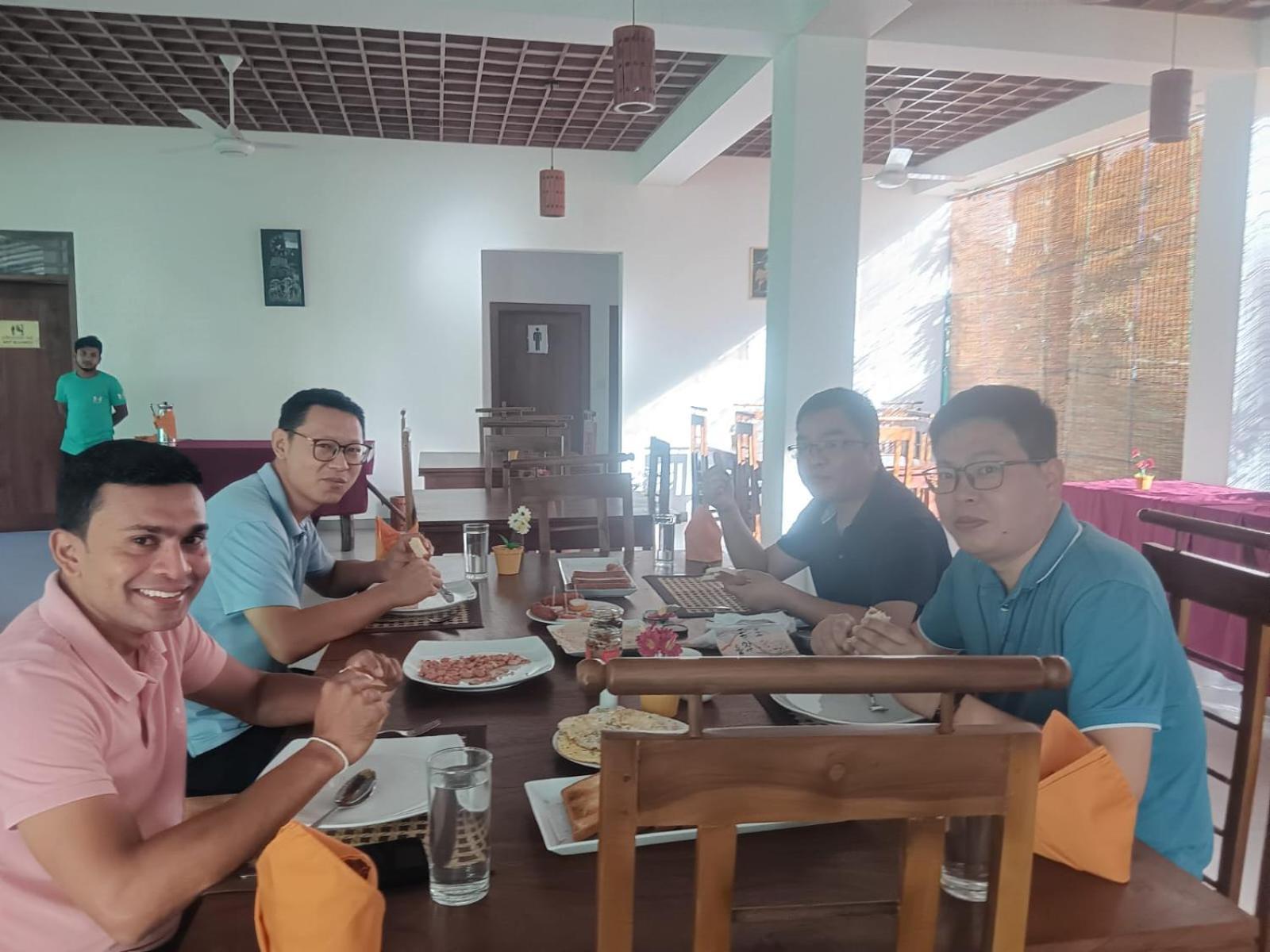 Eden Grand Hotel Dambulla Bagian luar foto