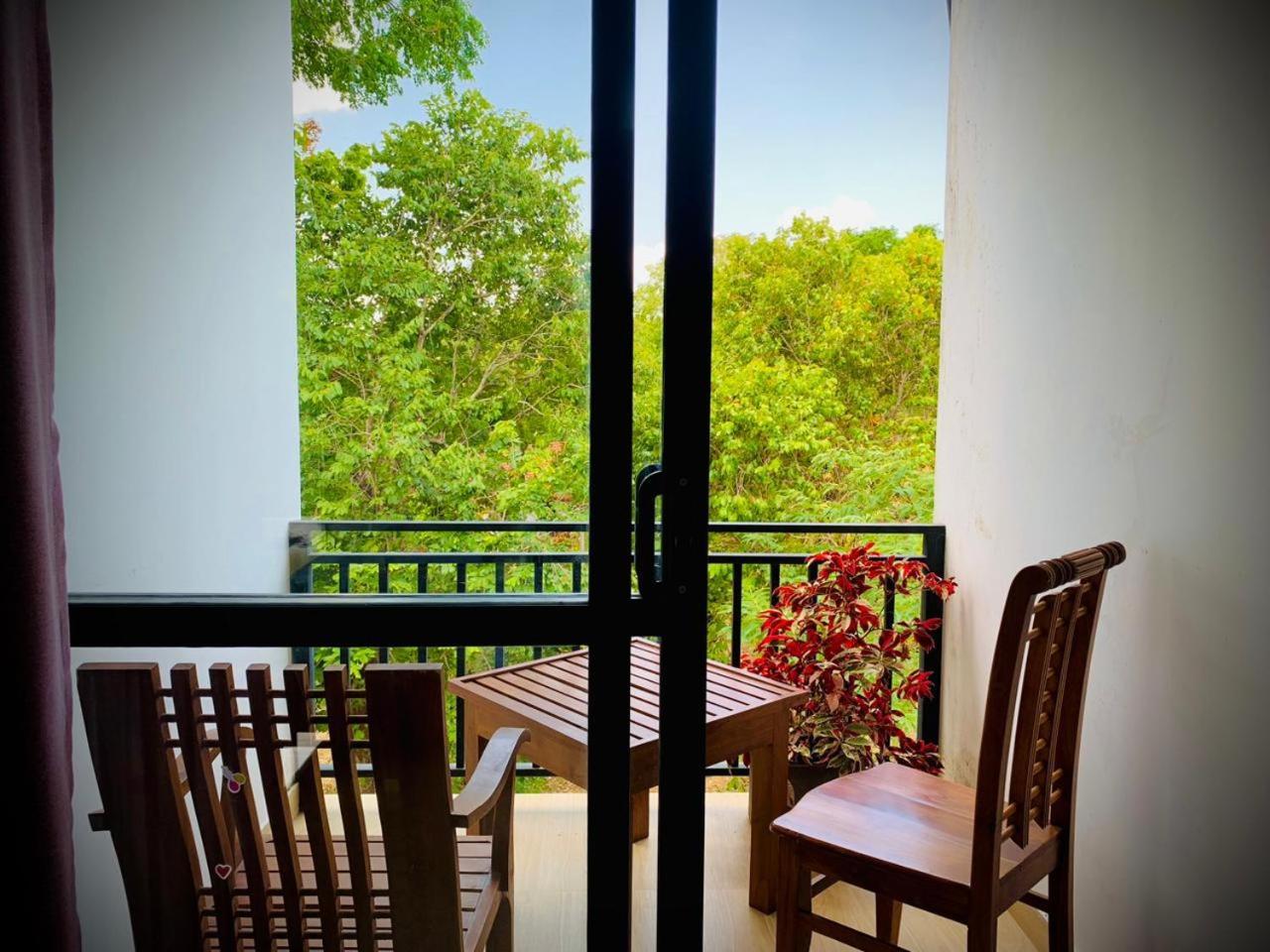 Eden Grand Hotel Dambulla Bagian luar foto