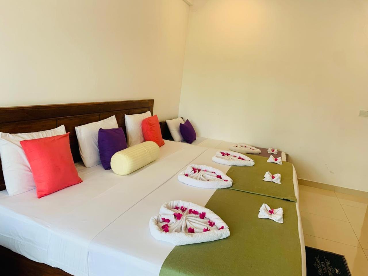 Eden Grand Hotel Dambulla Bagian luar foto