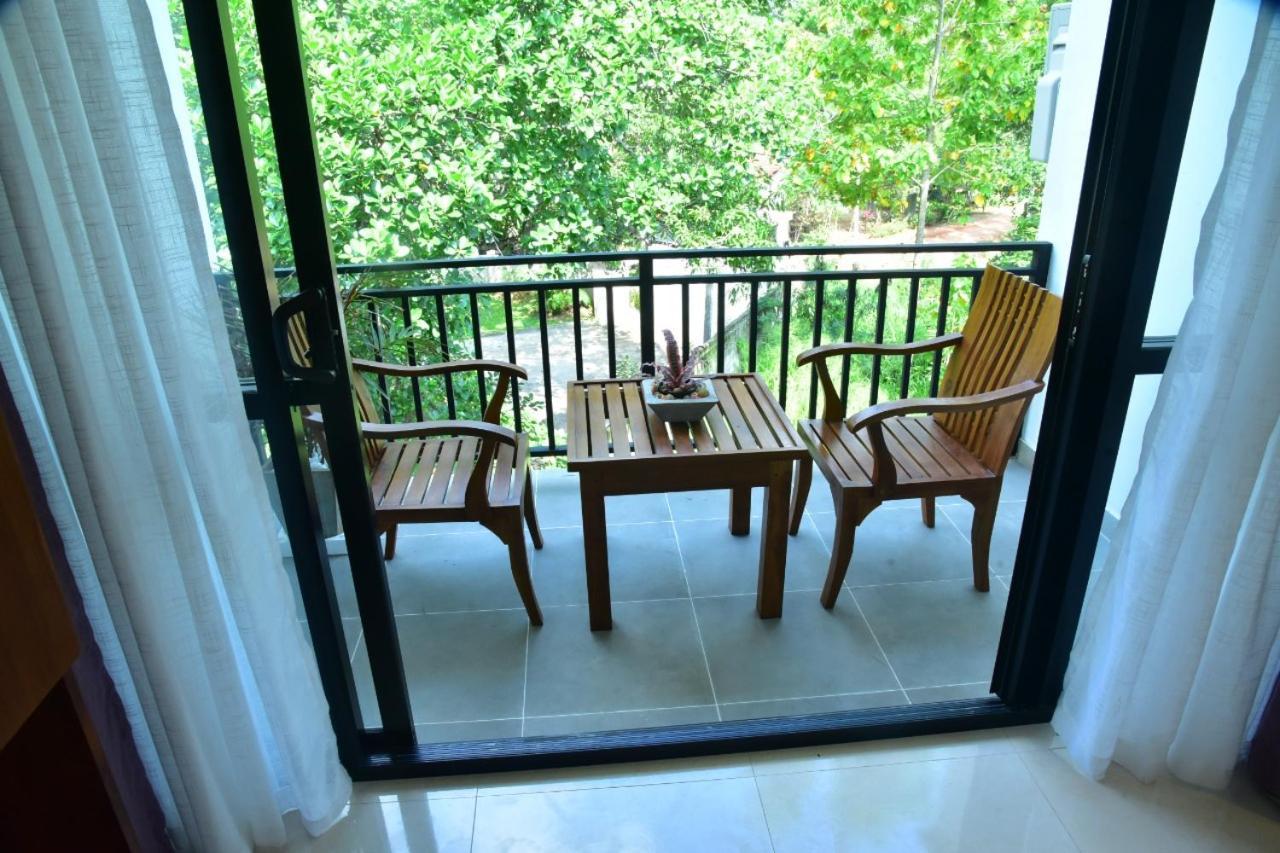 Eden Grand Hotel Dambulla Bagian luar foto